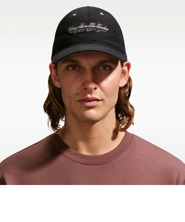 IH8804 U CLUB FB PREM CAP 010BLACK/CLGGRY 712885-0001
