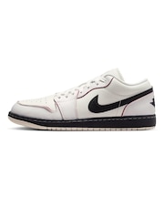 MIV5325　AIR JORDAN 1 LOW SE　133SAIL/BLACK　712771-0001