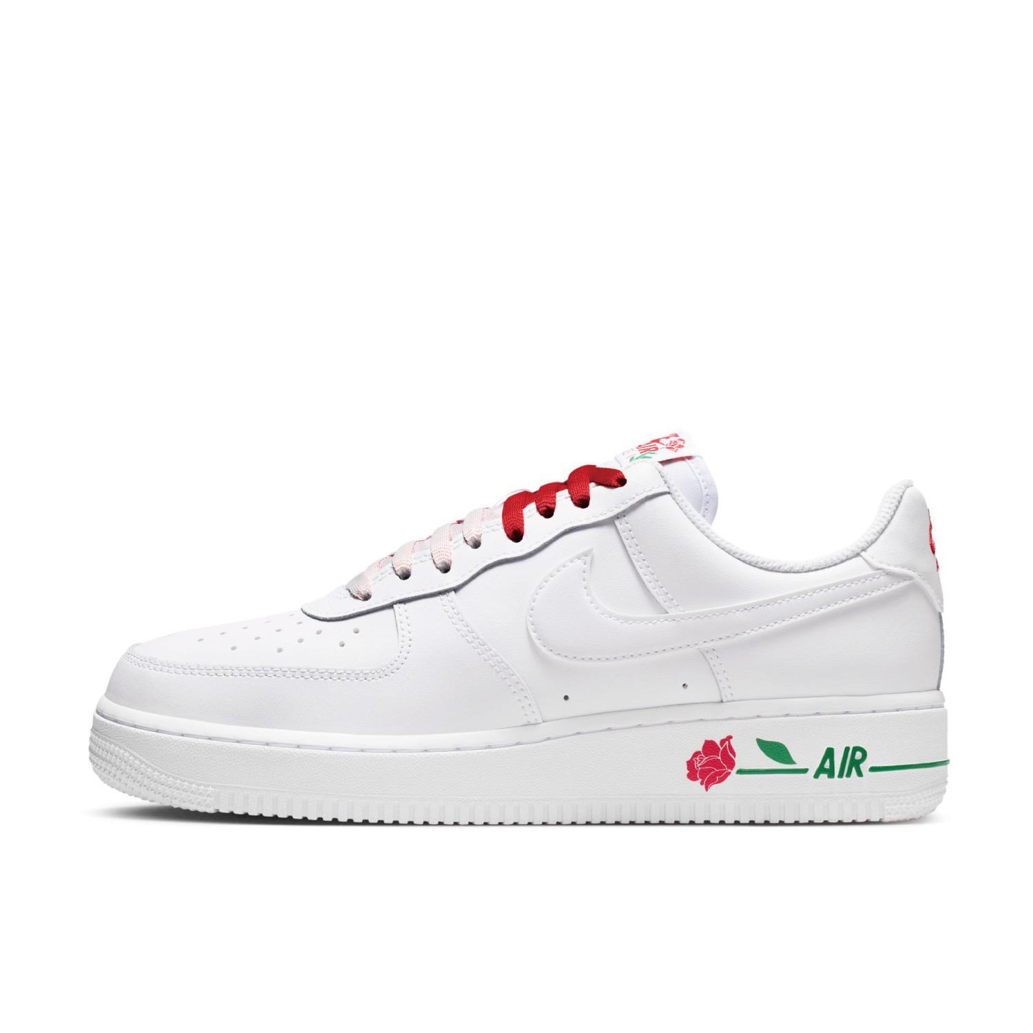 WIF0498　W AIR FORCE 1 '07 SE　100WHITE/WHITE　712707-0001