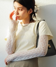 コンパクトフロッキープリントロゴTシャツ