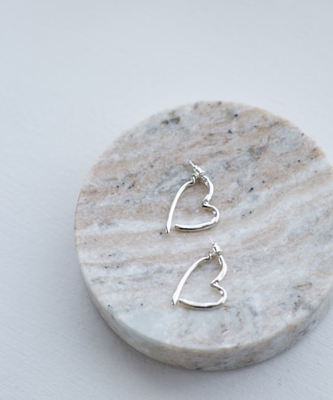 スウィングハートラインピアス