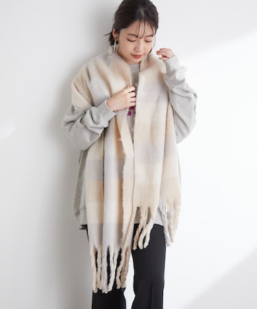 【リサイクルポリエステル】ふんわりボリューム。太フリンジチェック柄マフラー