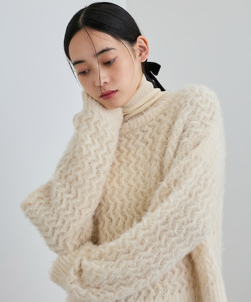 キラッと華やか！透かし柄シャギーニットプルオーバー