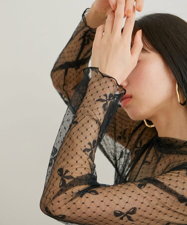 【WEB/一部店舗限定】リボンモチーフチュールプルオーバー