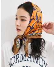 ポムグラネイト柄スカーフ70cm