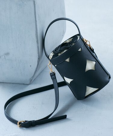 カットワーク2WAYバッグ