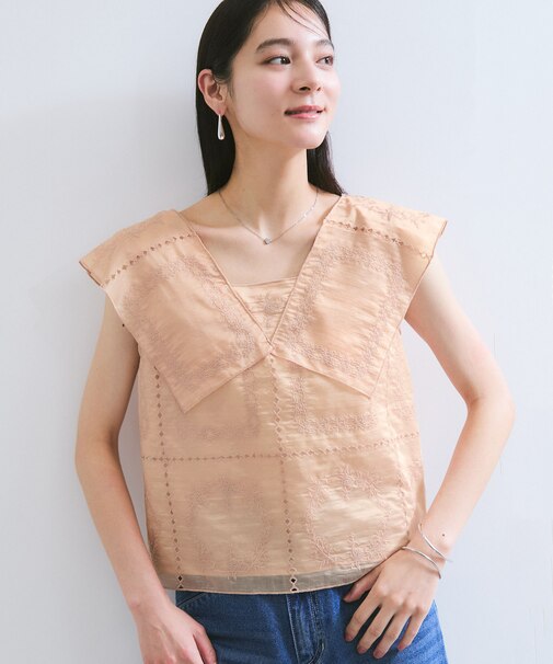 コンパクトビッグカラーブラウス