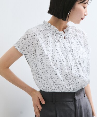 【WEB限定】ドットフリルネックブラウス/通勤対応