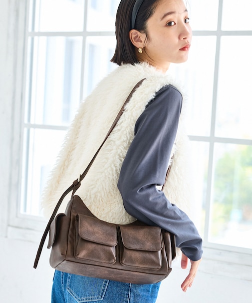 【2WAY】ビンテージ合皮クアトロポケットショルダーバッグ