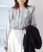 【WEB限定】スキッパーフリルデザインブラウス