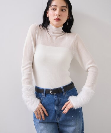 フェザー切り替えスリーブシアータートルニット