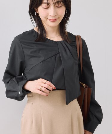 フロントねじりデザインブラウス