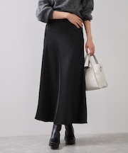 シャイニーナローフレアスカート