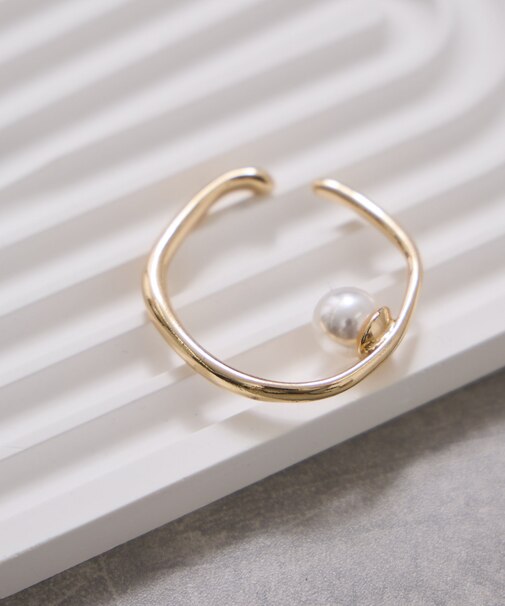 フープパールイヤーカフ