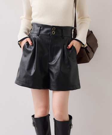 レザーショートパンツ