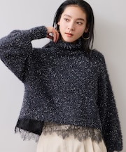 ラメフェザー裾レースハイネックニット
