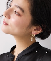 揺れパールハートピアス