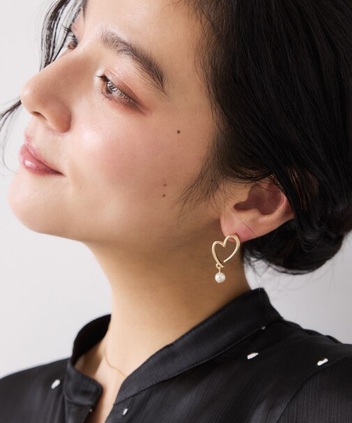 揺れパールハートピアス