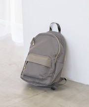 軽量6ポケットリュック/A4・13インチPC対応