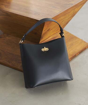 楕円ひねり3層ショルダーバッグ/2WAY