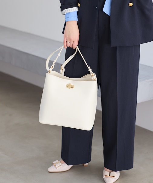 楕円ひねり3層ショルダーバッグ/2WAY