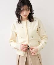 【WEB限定】フルーツ刺しゅうクルーネックカーディガン