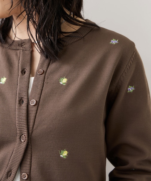 【WEB限定】フルーツ刺しゅうクルーネックカーディガン