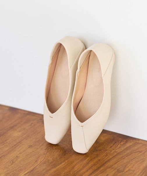 さっと履けるVカットバブーシュパンプス/2WAY