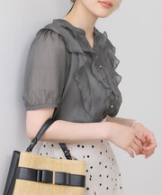 シアーラッフルブラウス