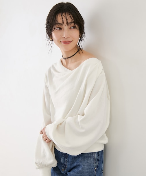 ワンポイント刺繍入りドレープスウェットプルオーバー