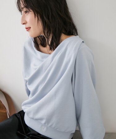 ワンポイント刺繍入りドレープスウェットプルオーバー