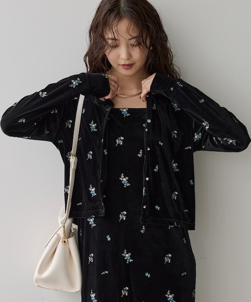 お値下げ！アルベロベロ ビーズとビジュー装飾が綺麗で可愛いカーディガン ☆ カラー刺繍ベロアカーディガン｜ビスの通販｜&mall（アンドモール