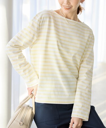 刺繍入りボーダーカットトップス