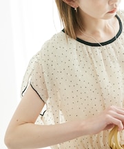 シャーリングドットブラウス