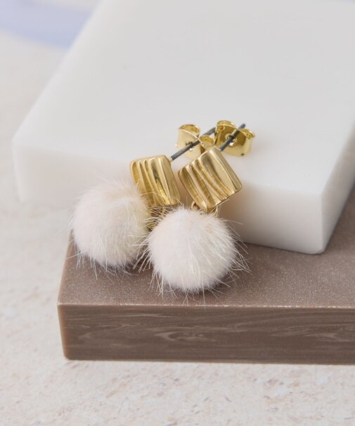 シャギーボールピアス