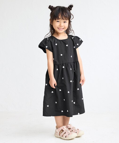 【KIDS/キッズ】ハート刺繍キャップスリーブナイロンワンピース