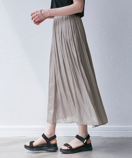 シャイニーリラックスプリーツスカート