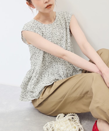 小花柄ティアードゼロスリーブブラウス