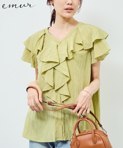 【emur/エミュール】ランダムラッフルブラウス