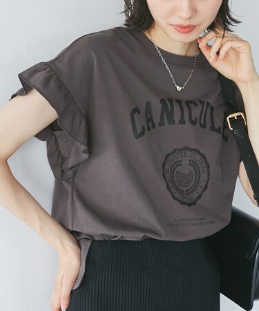 袖フリルカレッジロゴTシャツ