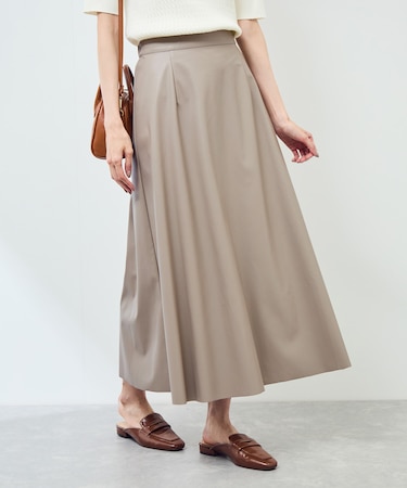 シンセティックレザーフレアロングスカート