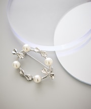 リボンパールブローチ