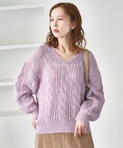 ゆるケーブル編みVネックニット