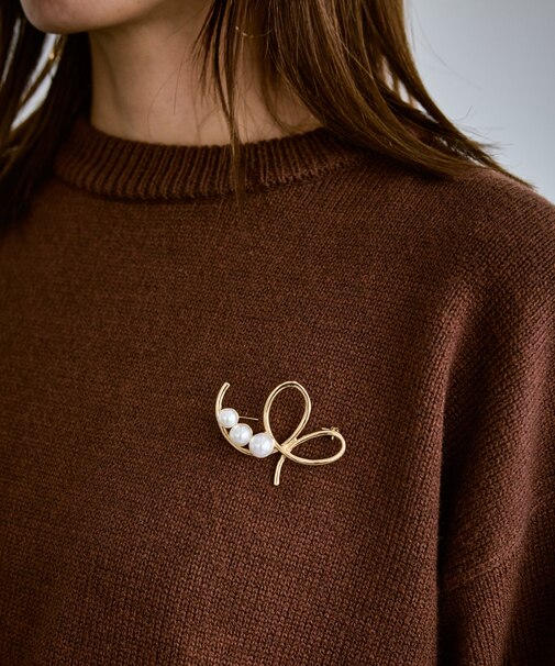 パールモチーフブローチ