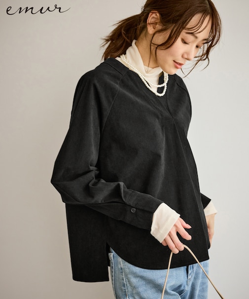 【emur/エミュール】ストレッチ起毛あわせネックブラウス