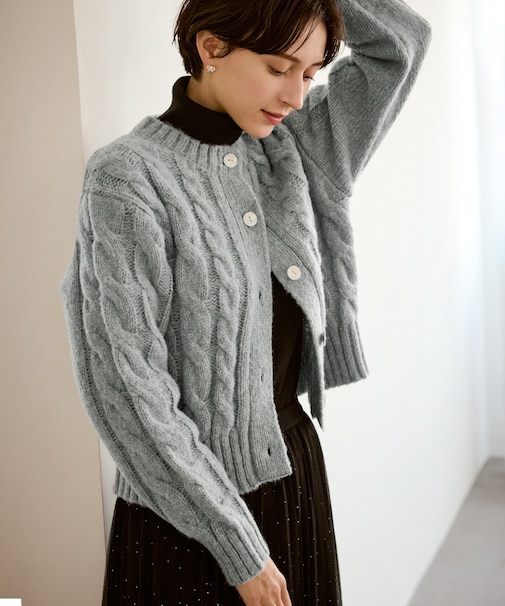 ケーブルニットカーディガン
