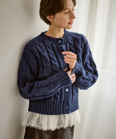 ケーブルニットカーディガン