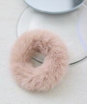 ふわふわフェイクファーシュシュ