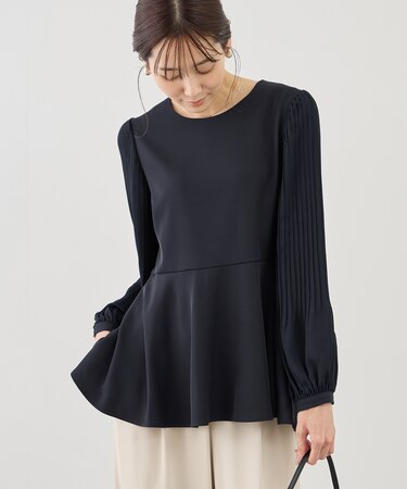 袖プリーツフレアブラウス