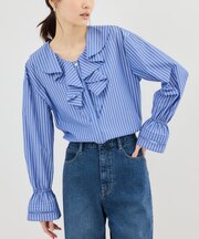 ハシゴレース×ラッフルフリルブラウス